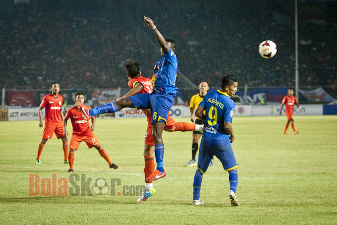 Arema Menang Tipis Atas Persija di Kanjuruhan