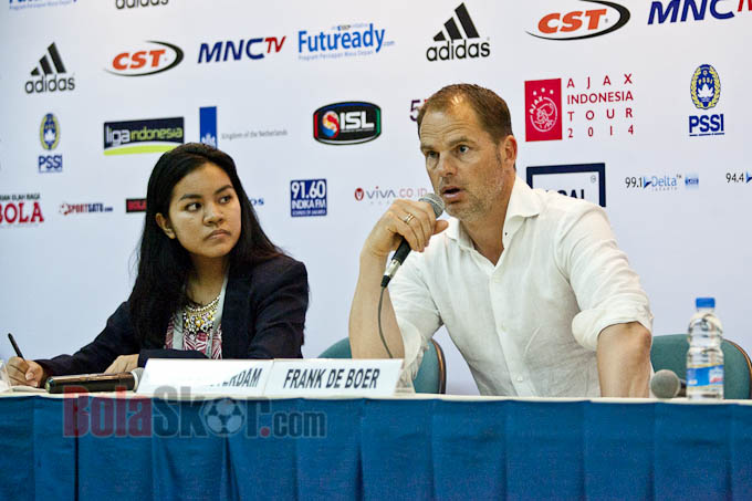 Frank de Boer Sebut Persib Lebih Bagus Dari Persija