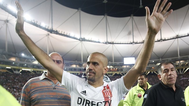 Juan Sebastian Veron Gantung Sepatu (Lagi)