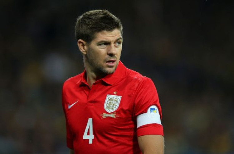 Steven Gerrard, Antara Timnas Inggris dan Liverpool