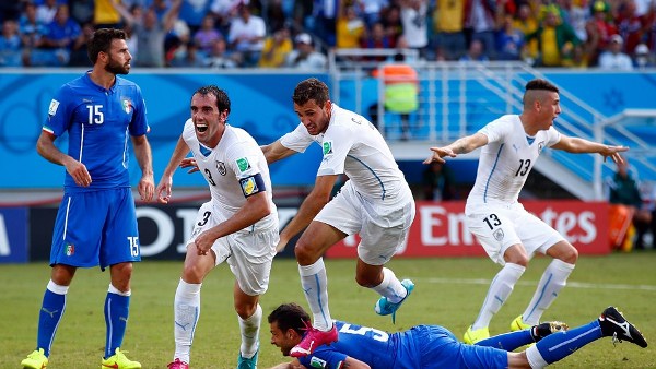 Kalah Dari Uruguay, Italia Gagal ke 16 Besar<!--idunk-->Grup D