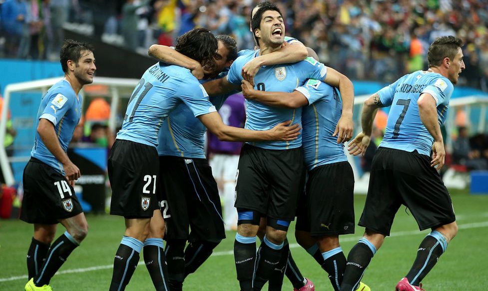 Rekan-rekan Uruguay Dukung Suarez Tinggalkan Liverpool