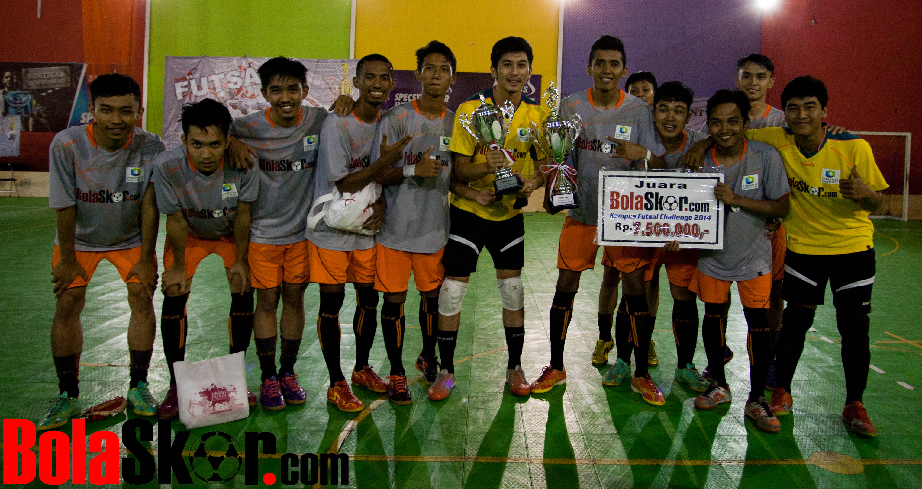 Perbanas A Juarai Bolaskor Kampus Futsal Challenge 2014