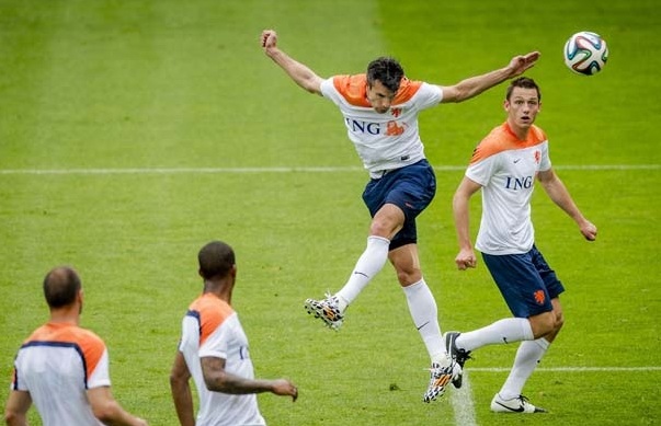 Cedera Van Persie Tak Parah