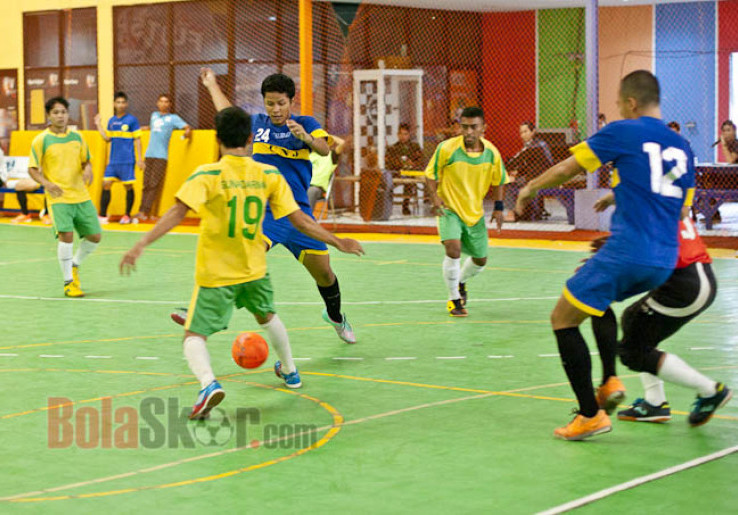 Perbanas A Hajar IISIP, UNJ Bungkam Gundar B<!--idunk-->Bolaskor Kampus Futsal Challenge 2014
