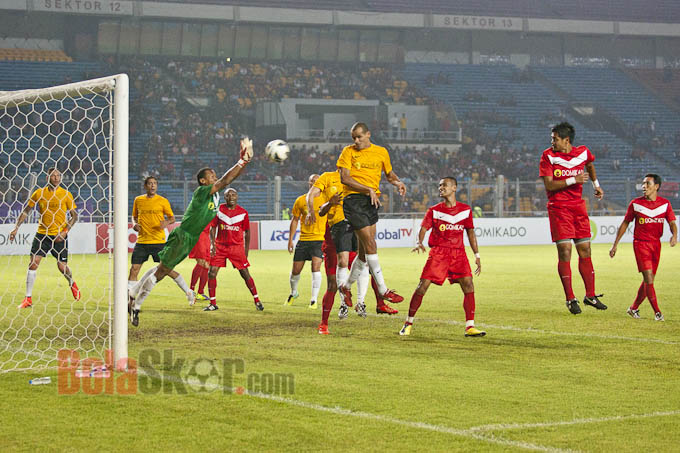 Football Legends Unggul 3-1 atas Indonesia All Stars<!--idunk-->Babak I