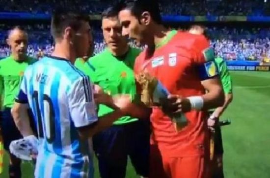 Laga Belum Mulai, Kapten Iran Sudah Minta Kostum Messi