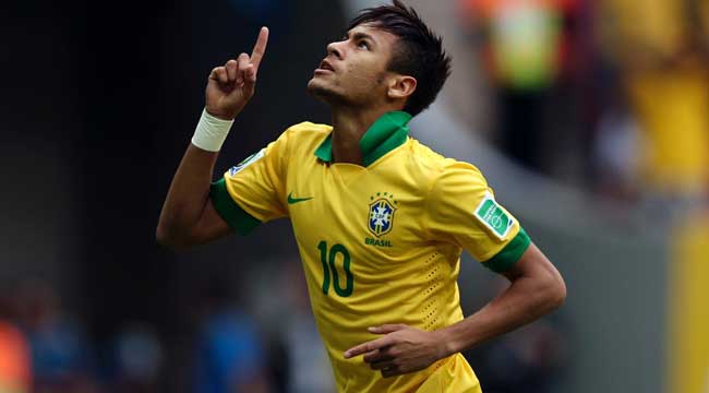 Neymar Girang Cetak Gol Aneh