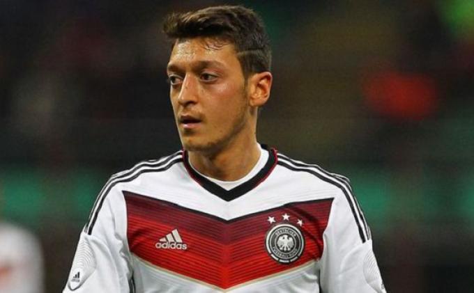 Demi Jerman, Oezil Rela Tinggalkan Ibadah Puasa
