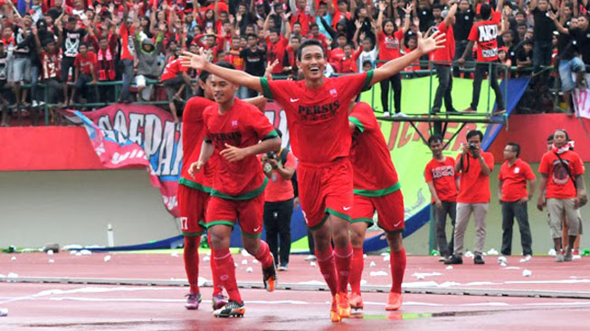 Tak Terkalahkan, Persis Kokoh di Puncak