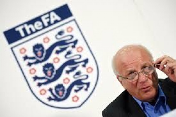 Media Inggris Disebut Rasis, FA Minta Presiden FIFA Mundur <!--idunk--> Kasus Suap Pemilihan Tuan Rumah Piala Dunia 2022