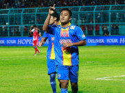 Dua Gol Samsul Arif Bungkam Semen Padang<!--idunk--> Babak 8 Besar ISL 2014