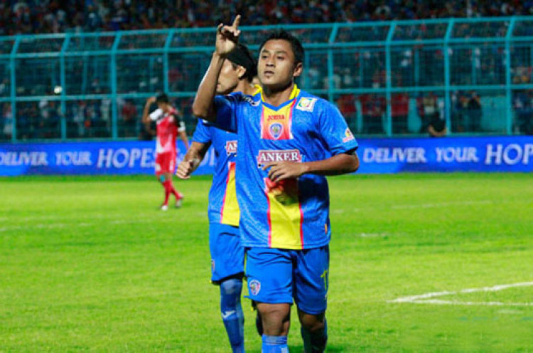 Dua Gol Samsul Arif Bungkam Semen Padang<!--idunk--> Babak 8 Besar ISL 2014