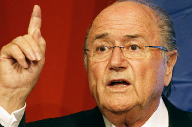 Blatter Balik Serang Presiden FA dan KNVB