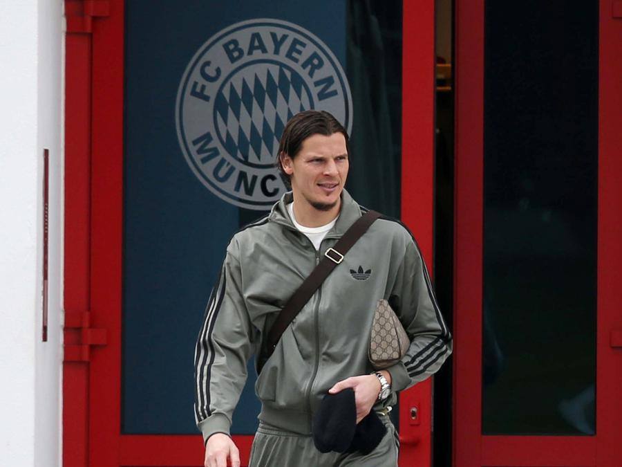 Hamburg Ingin Tarik Kembali Daniel van Buyten dari Bayern?