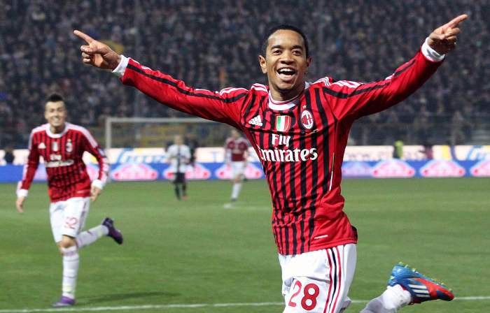 AS Roma Datangkan Urby Emanuelson