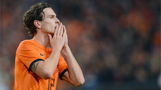 Newcastle Rekrut Bek Muda Belanda
