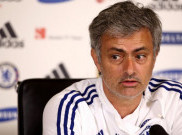 Mourinho: Benatia? Pertahanan Chelsea Sudah Solid
