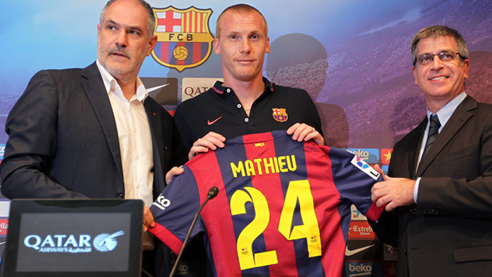 Barcelona Perkenalkan Jeremy Mathieu