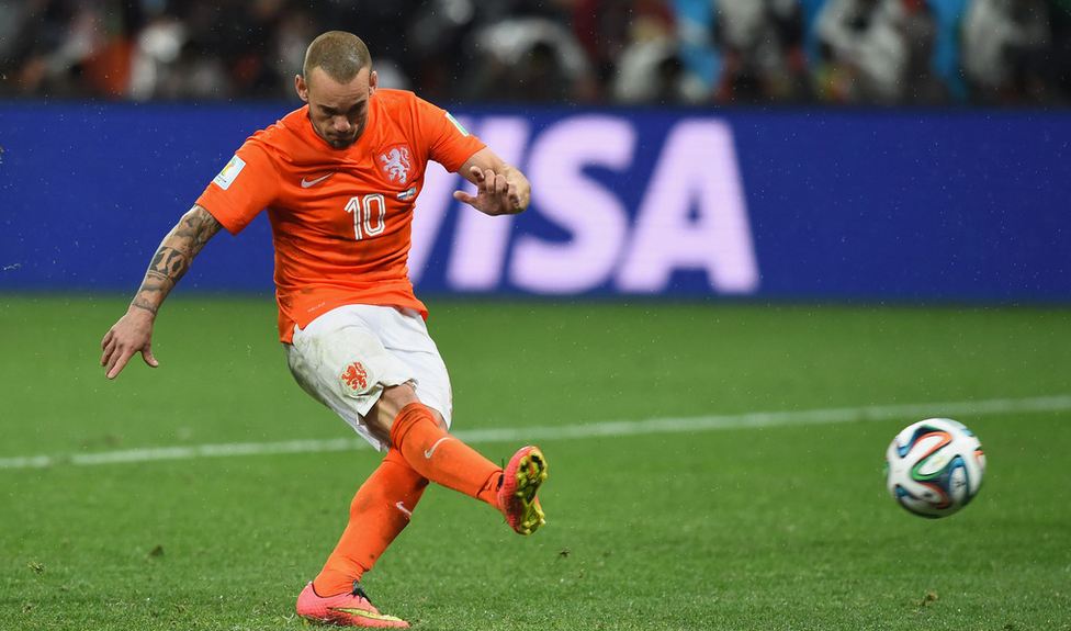 Sneijder Akui Tak Suka Adu Penalti