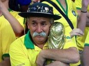 Kisah Haru Kakek Tua Fans Setia Brasil