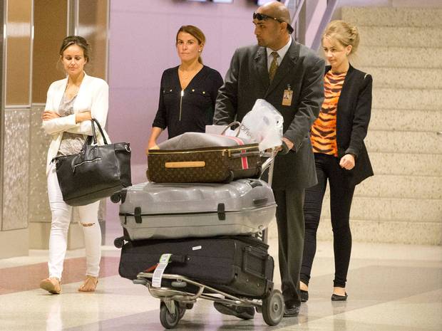 Wah, Pakaian Dalam Istri Rooney Hilang di Bandara