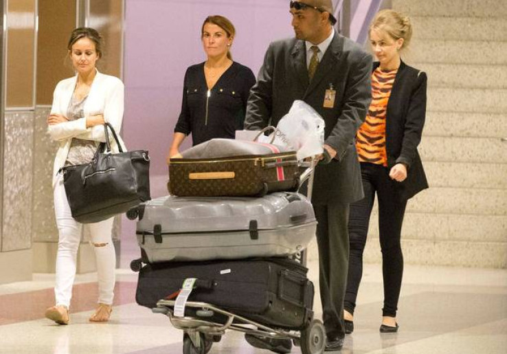 Wah, Pakaian Dalam Istri Rooney Hilang di Bandara