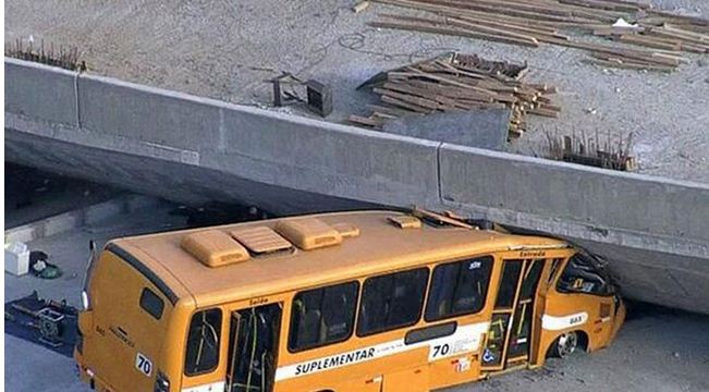 Jembatan Layang Runtuh, 2 Orang Tewas & 19 Luka Parah <!--idunk--> Jelang Brasil Vs Kolombia