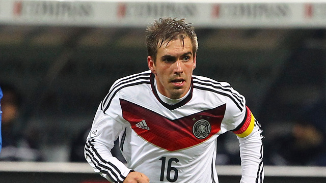 Legenda Jerman: Kembalikan Lahm ke Bek Kanan