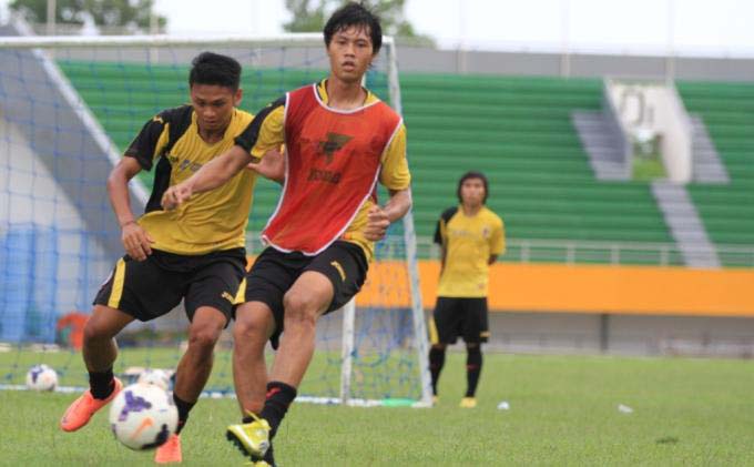 Setelah Asri & Rizky, Giliran Rishadi Dicoba Jadi Stopper SFC