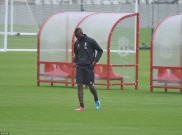 Latihan Perdana di Liverpool, Balotelli Sendirian