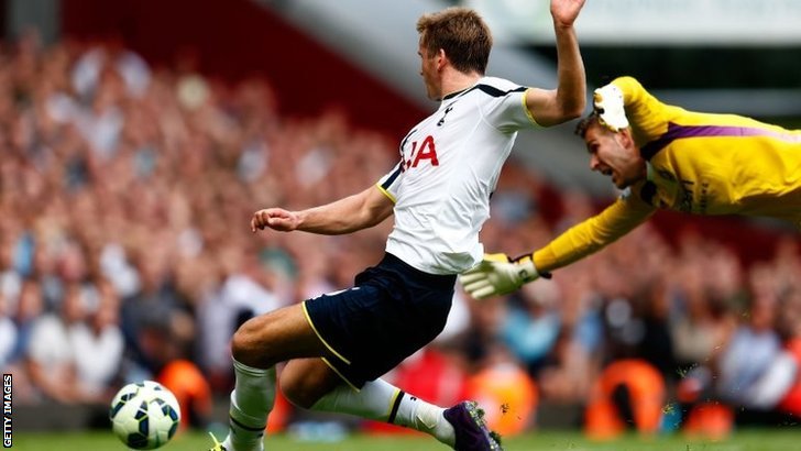 HIGHLIGHT: Diwarnai Dua Kartu Merah, Gol Telat Dier Menangkan Tottenham
