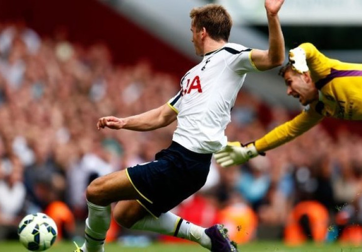 HIGHLIGHT: Diwarnai Dua Kartu Merah, Gol Telat Dier Menangkan Tottenham