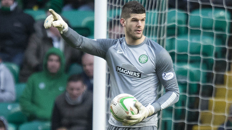 Southampton Boyong Kiper Celtic FC