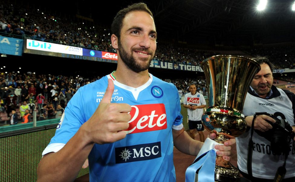 Higuain Ogah Tinggalkan Napoli