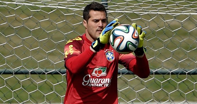 Tinggalkan QPR, Julio Cesar Merapat ke Benfica