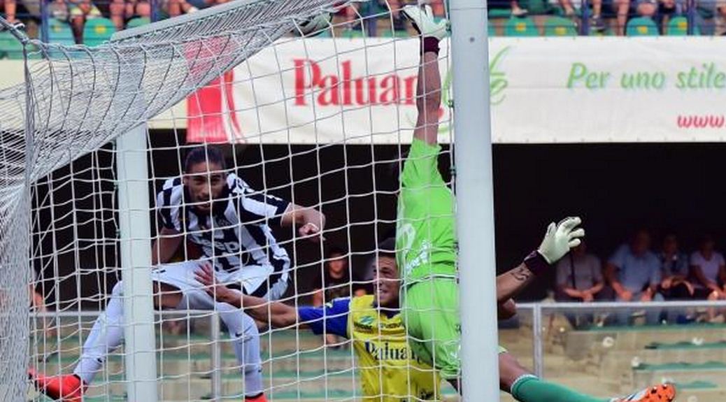 Bardi Bunuh Diri, Juventus Ungguli Chievo <!--idunk-->Babak I