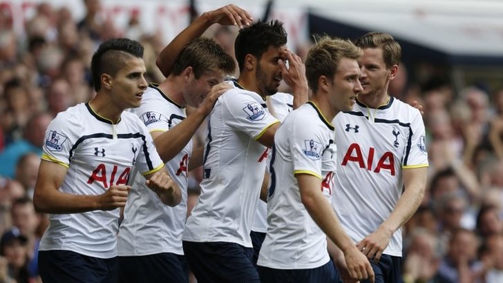Chadli Dua Gol, Tottenham Bantai QPR
