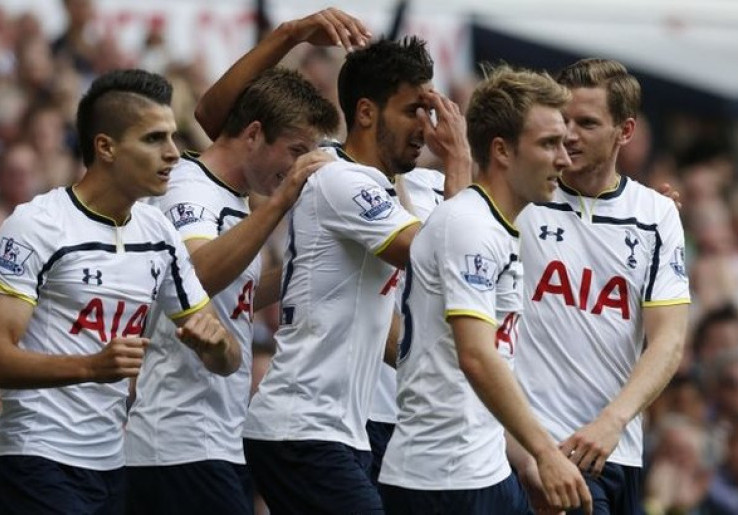 Chadli Dua Gol, Tottenham Bantai QPR