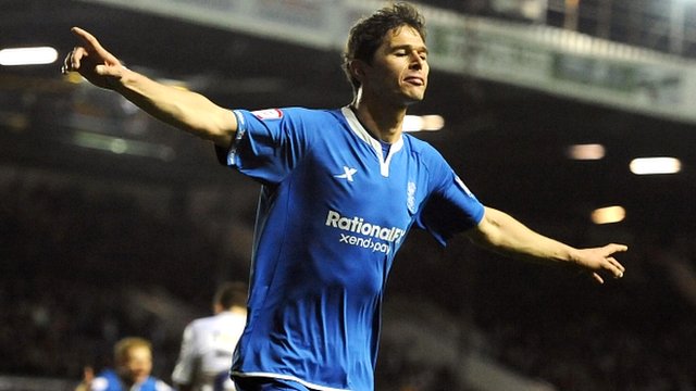Arsenal Bidik Penyerang Jangkung Birmingham City