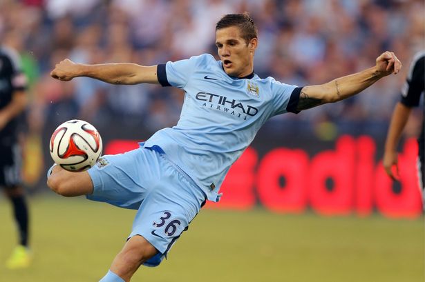 Valencia Pinjam Gelandang Muda Manchester City