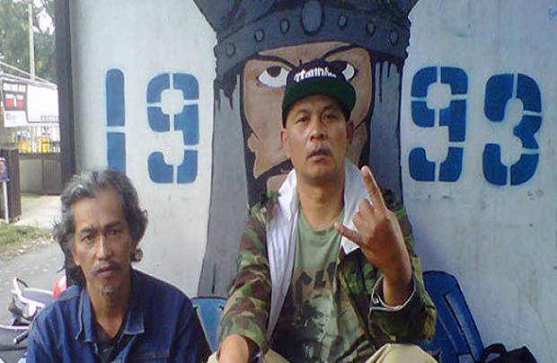 Spanduk Duka Cita dan Mengheningkan Cipta Sebelum Laga Persija dan Persib