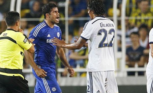 VIDEO Diego Costa Nyaris Patah Kaki