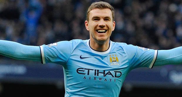 MU Dilibas Tim Gurem, Dzeko Tertawa Lebar