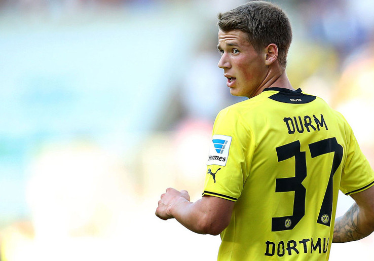 Dortmund Sodorkan Perpanjangan Kontrak Buat Erik Durm