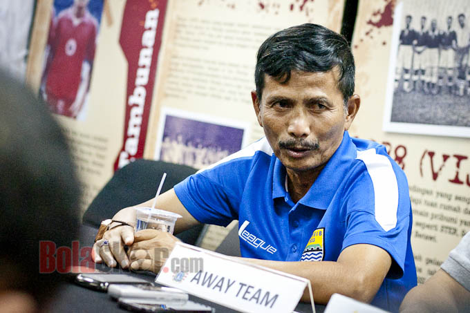 Djadjang Targetkan 9 poin di Sisa Laga Persib