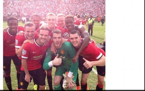 Menang Lawan Madrid, MU Asyik Berfoto Selfie