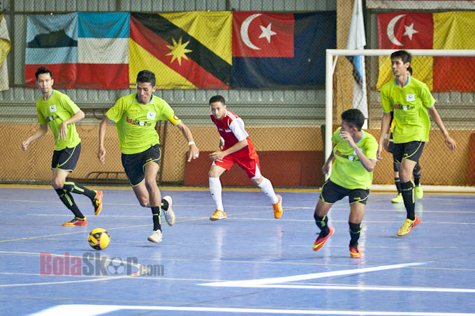 Perbanas Raih 2nd Runner-up Turnamen Futsal UISF 2014