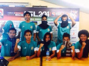 Ketika Skuat Beruang Madu Berpose Bak Militan
