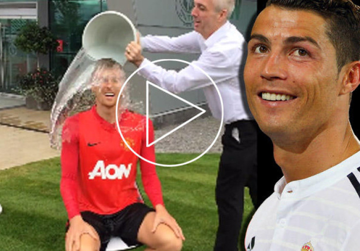 VIDEO Ronaldo Telanjang & Diguyur Seember Es